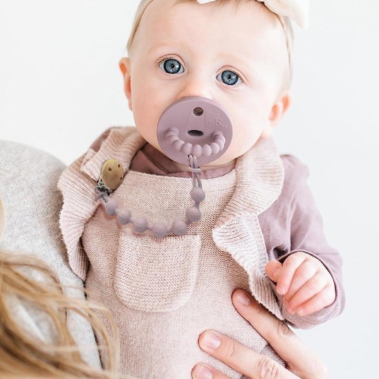 Attache tétine | Sécurisée et Pratique - Promenade bébé