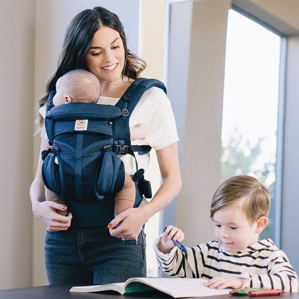 Porte Bébé - BreathBabyBag™ - Bleu Marine - Promenade bébé