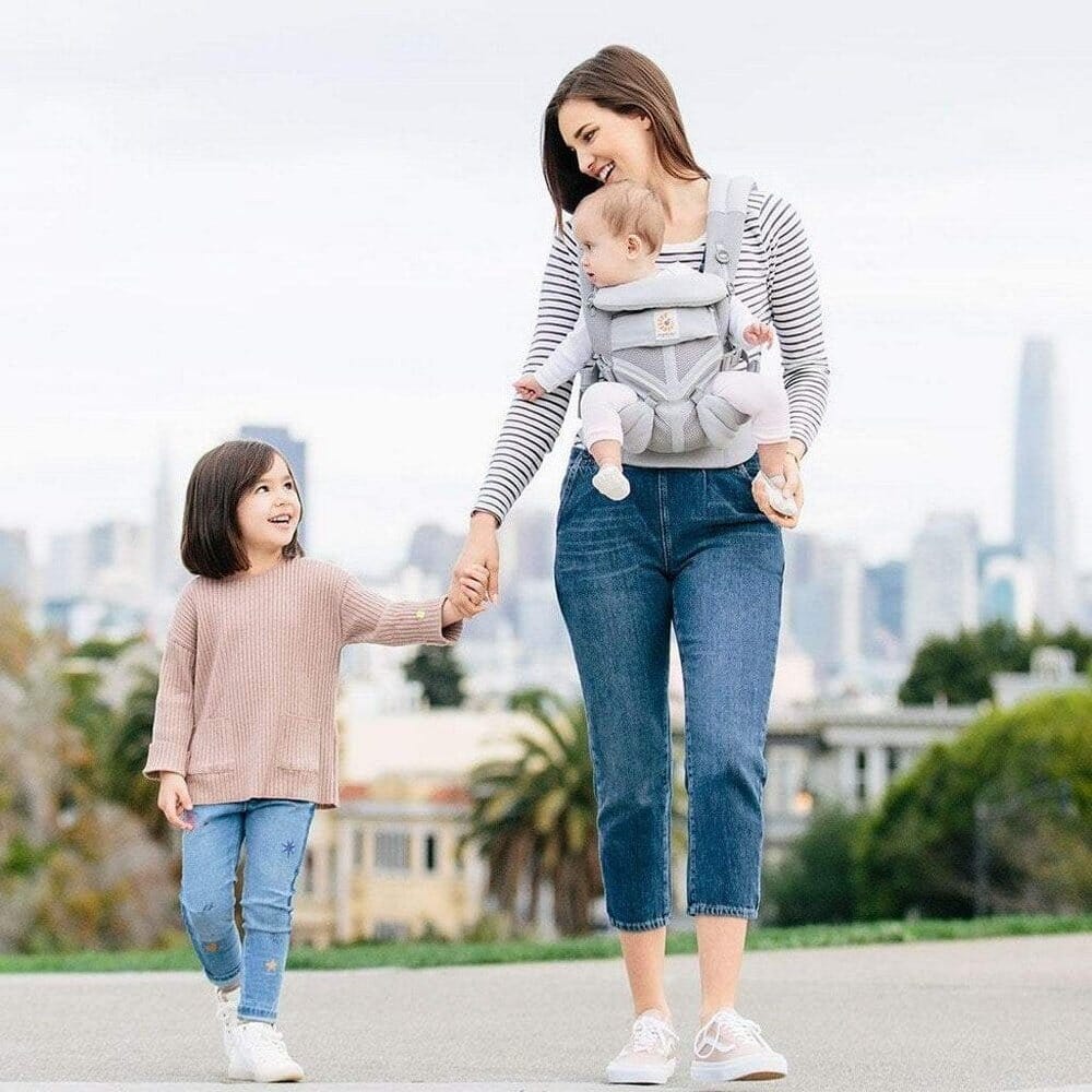 Porte Bébé - BreathBabyBag™ - Gris - Promenade bébé
