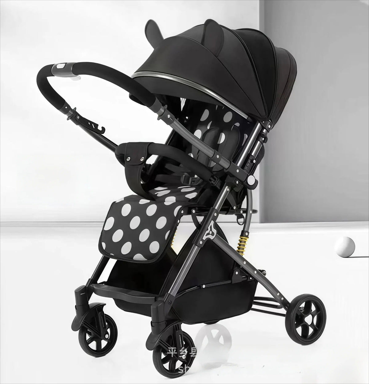 poussette bebe Minnie Disney noir