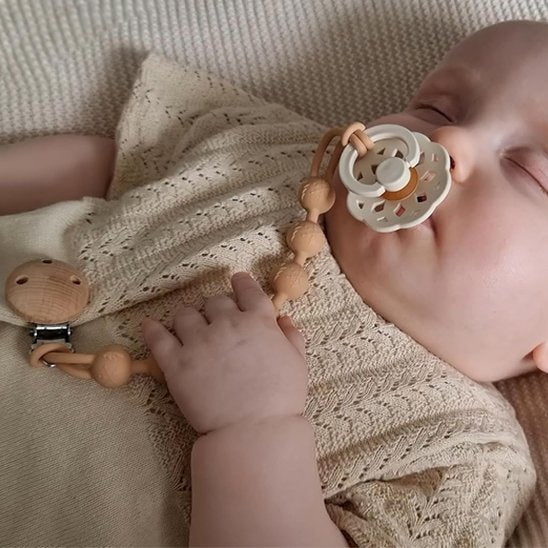 Attache tétine | Sécurisée et Pratique - Promenade bébé