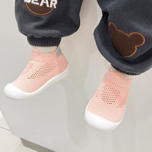 chaussure bebe a maille rose