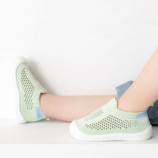 chaussure bebe a maille vert