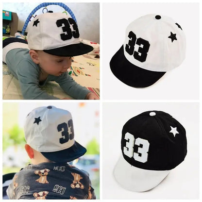 enfant portant casquette bebe baseball