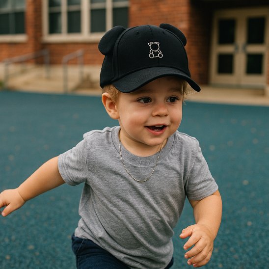 garcon joyeuse portant casquette bebe noir
